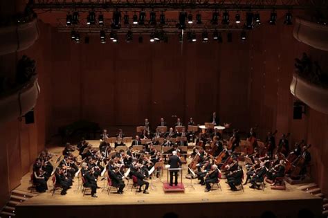 Orchestra Mozart in Bologna umjubelt | MUSIK HEUTE