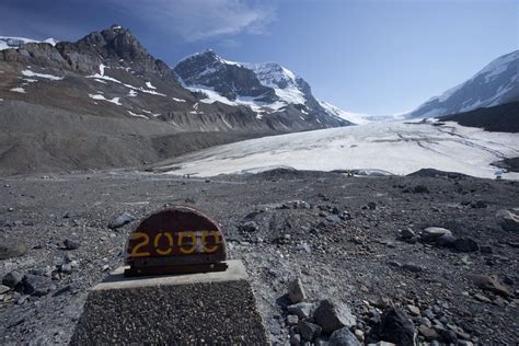 Athabasca Glacier–in retreat, Canada – Geology Pics