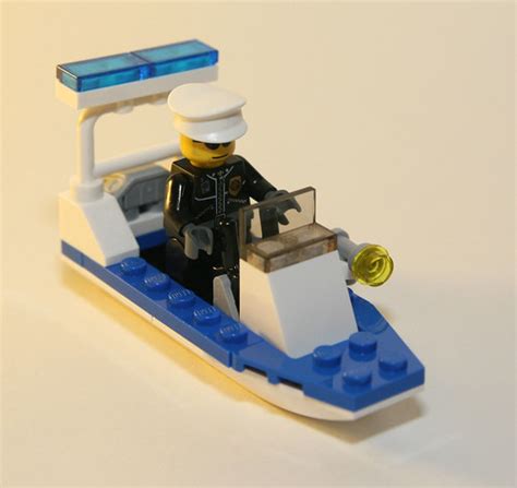 LEGO 30002 City Police Boat – Review – Mostly Bricks