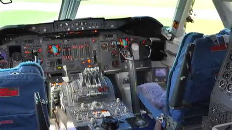 Inside the Boeing 747 KLM - YouTube