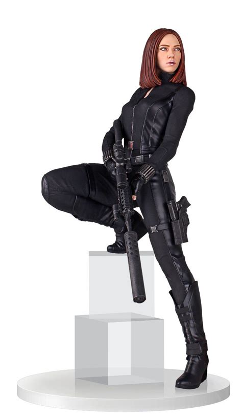 Black Widow Statue from Gentle Giant | Black widow marvel, Poses ...