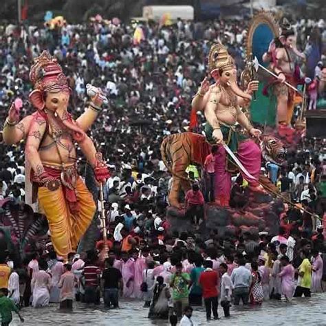 Visarjan Pictures of Mumbai's Best and Biggest Ganesh - Wonderful Mumbai