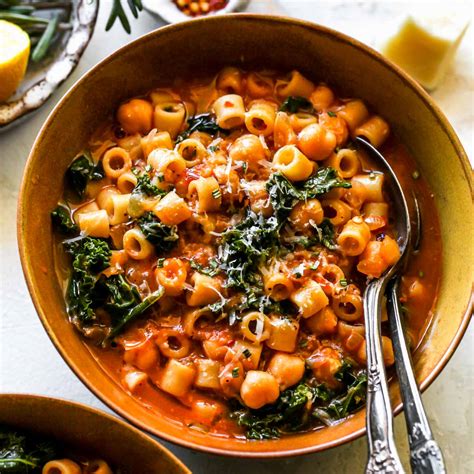 Pasta e Ceci (Italian Pasta and Chickpea Stew) - Dishing Out Health