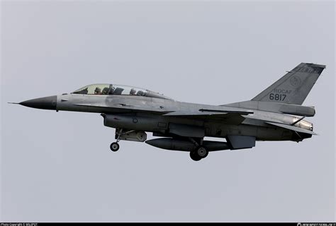 6817 Taiwan Air Force General Dynamics F-16B Fighting Falcon Photo by ...