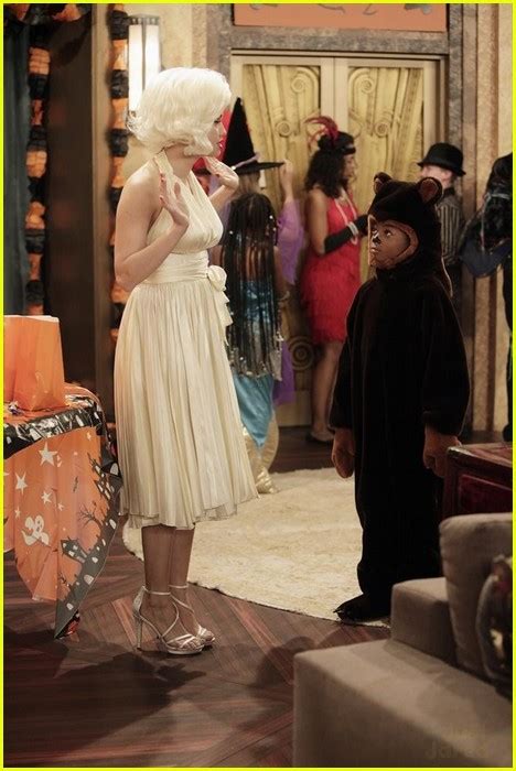 'Jessie': Monstober Season Premiere Halloween Party! | Photo 604663 ...