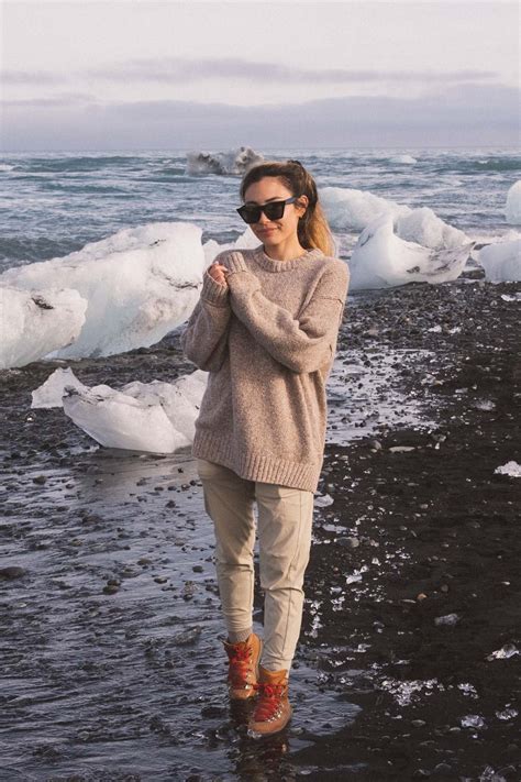 What To Wear In Iceland (Complete Iceland Packing List) - Arabella