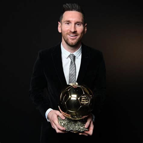 Ballon d'Or France Football 2019 : Lionel Messi l'emporte pour la ...