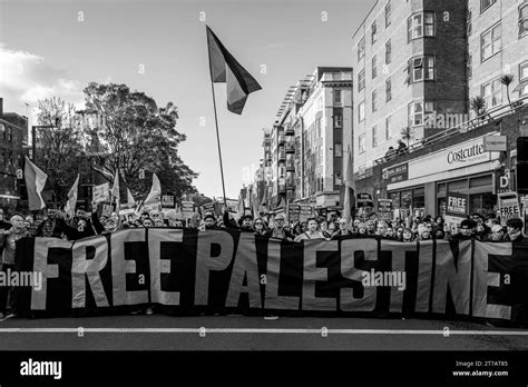 People March Through Central London With A 'Free Palestine' Banner ...