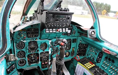 aircraft design - Why are Russian cockpit panels painted in turquoise? - Aviation Stack Exchange