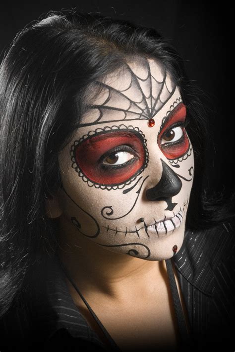 Day of the Dead Face Paint Make Up | EntertainmentMesh