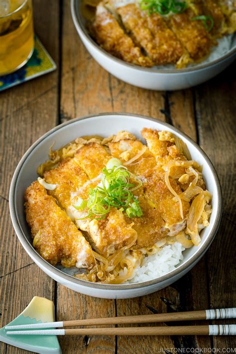 Katsudon (Pork Cutlet Rice Bowl) – Mama Woon’s Kitchen