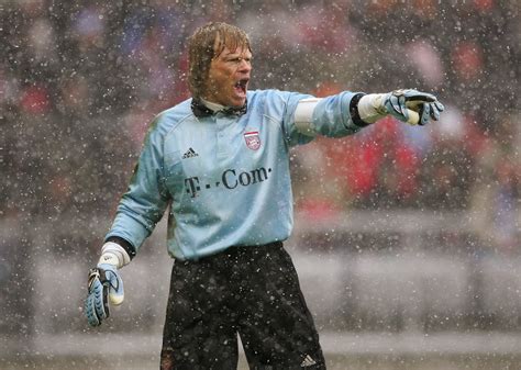 Top 10 Greatest Goalkeepers of All Time ! - RANKED