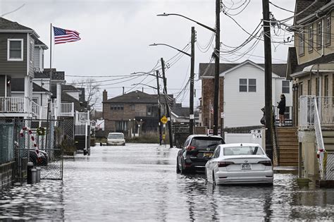 New York City Mayor Leaves Town During Winter Storm Preparations ...