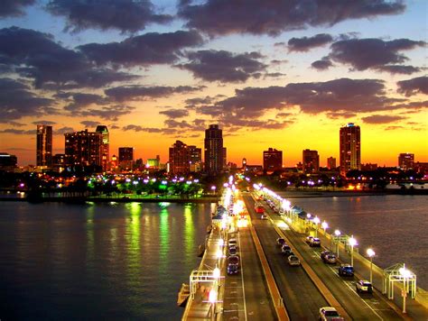 ST. PETERSBURG PIER | View of St.Petersburg Skyline, from to… | Flickr