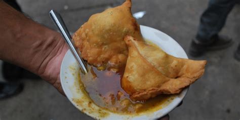 Best Samosa and Best Kachori Sabzi in Delhi