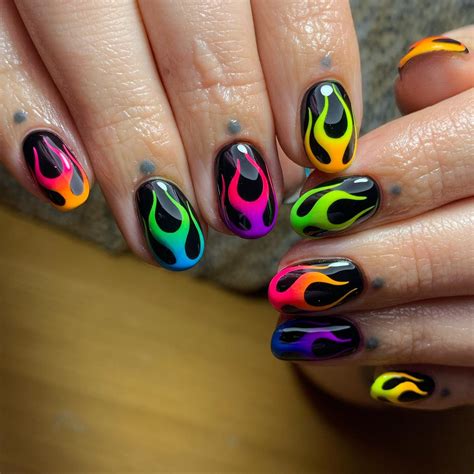 36 Outstanding Rainbow Nails to Brighten Up Your Day - Hairstylery