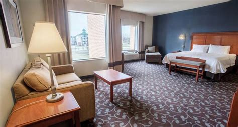 Hampton Inn & Suites Chicago Deer Park Hotel