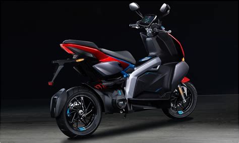 TVS X Electric Scooter Launched At Rs 2.50 Lakh; Has 140 KM Range, 105 ...