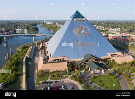 Bass pro shop pyramid hi-res stock photography and images - Alamy