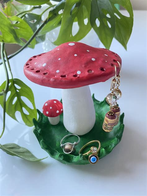 Classic Red Handmade Clay Mushroom Earring Holder | Clay art projects, Clay crafts, Diy clay crafts