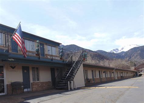 Manitou Springs Hotels | Find Hotels & Motels Near Colorado Springs