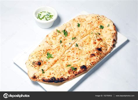 Garlic Naan Tandoori Bread Stock Photo by ©oqba 152750932