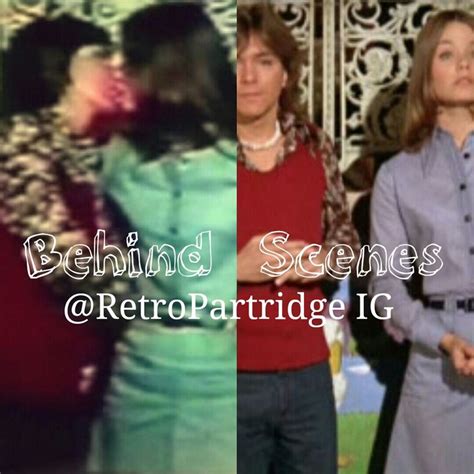 David and Susan kissing behind the scenes | Foto