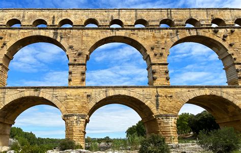 Visiting the Pont du Gard Aqueduct in France – Boarding Pass