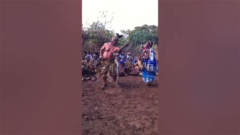 Ingoma dance from ngoni people of eastern province part of Zambia - YouTube