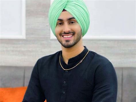 Rohanpreet Singh (Singer) Wiki, Age, Family, Wife, Biography - BREEZEMASTI