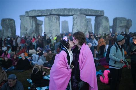 Summer solstice Stonehenge 2023: Photos of sunrise, visitors