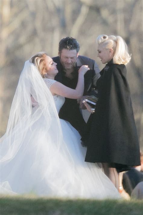 Gwen Stefani and Blake Shelton at RaeLynn's Wedding 2016 | POPSUGAR Celebrity Photo 34