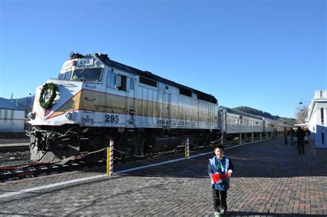 Play, Rest, Repeat: The Polar Express at the Grand Canyon Railway in ...