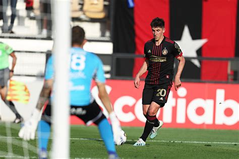 Atlanta United hold off Alajuelense to reach quarterfinals