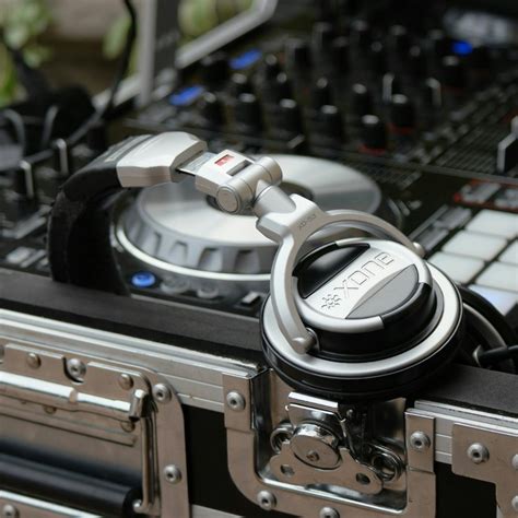 DJ Tips | Guides to Help Improve Your DJ Skills | PIRATE