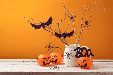 10 Cách trang trí Halloween: làm mũ, làm thiệp, vẽ dơi, vẽ ma đơn giản