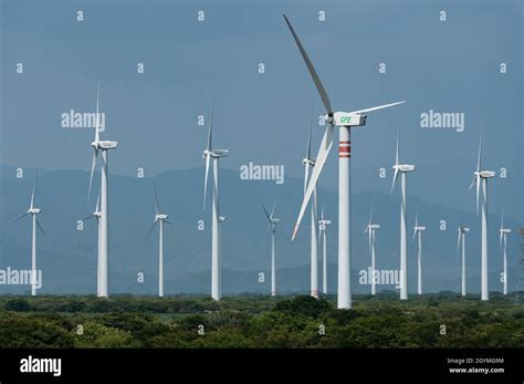 Tehuantepec wind hi-res stock photography and images - Alamy