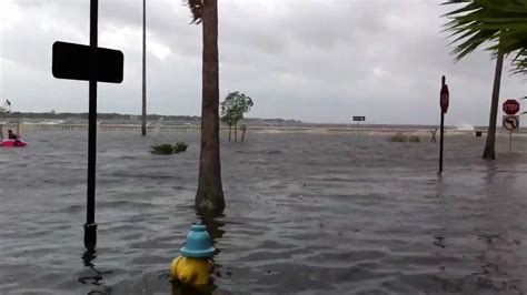 Tropical Storm Debby Floods Bayshore Boulevard in Tampa - YouTube