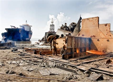 Chittagong Ship Breaking Yard | Amusing Planet