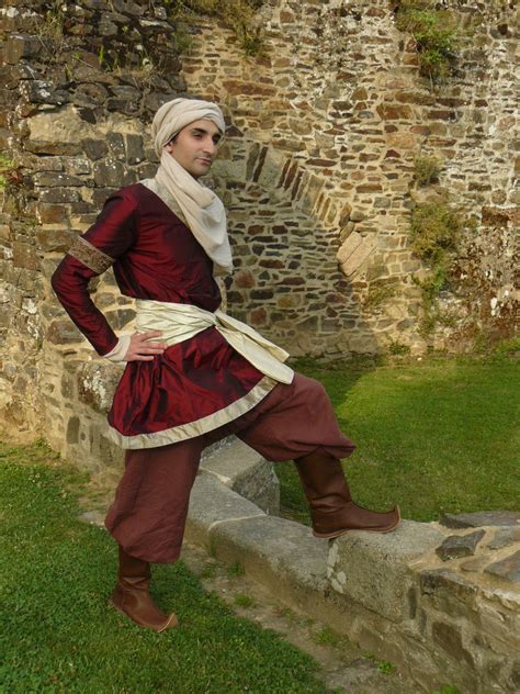 Seljouk | Mens costumes, Medieval fashion, Arabic clothing