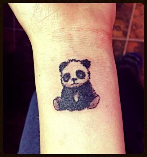 15 tatouages de pandas trop mignons Small Dove Tattoos, Simple Tattoos ...