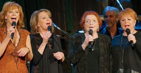 Arizona PBS Previews | Reba McEntire—My Chains Are Gone: Hymns and ...