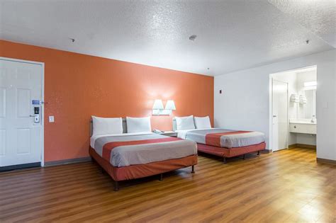 Discount Coupon for Motel 6 Buena Park - Knotts / Disneyland in Buena Park, California - Save Money!