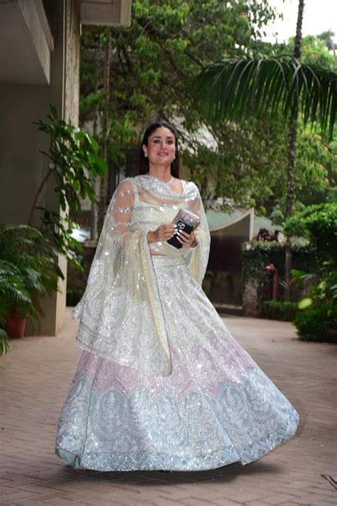 Kareena Kapoor In A Sparkly Lehenga For Ranbir Kapoor And Alia Bhatt's ...