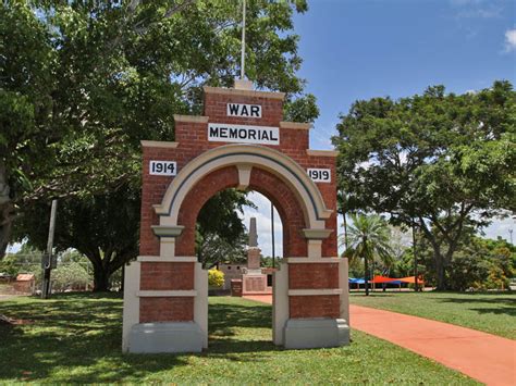 Ayr, QLD - Aussie Towns