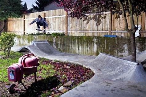 skate-home circuit in the garden. Skate house. Diseño de skateparks COPINRAMPS | Skate park ...