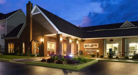 Residence Inn Appleton Appleton Located across the street from Fox River Mall, Residence Inn ...