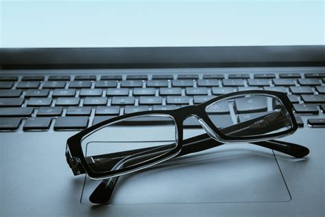 The Pros and Cons of Buying Glasses Online - WSJ