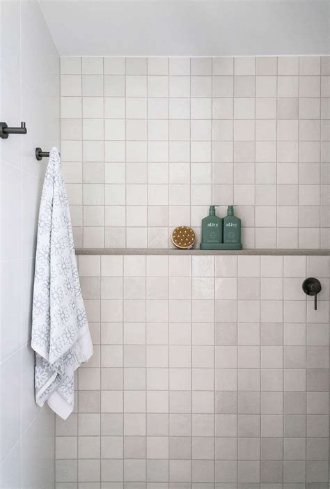 Shower Niche & Shower Ledge - What is the difference?