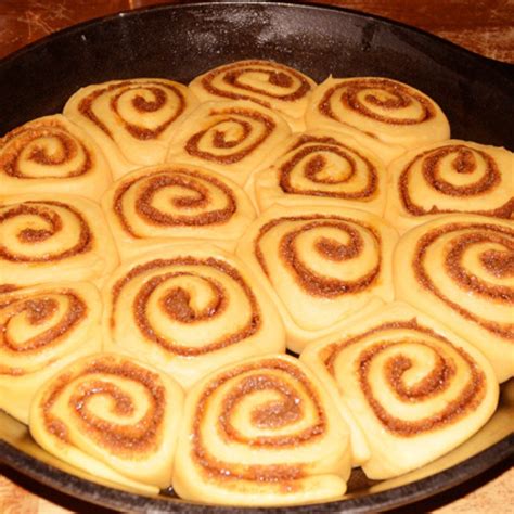 Sourdough Amish Cinnamon Rolls